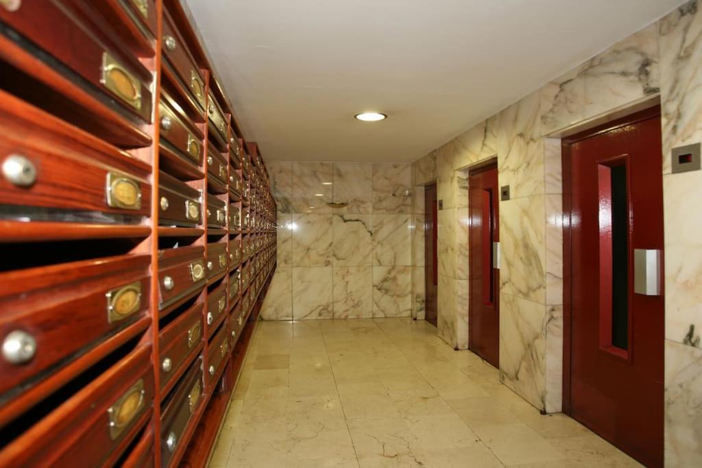 Piso En Calle Arabial 117 Junto A El Corte Ingles * Granada