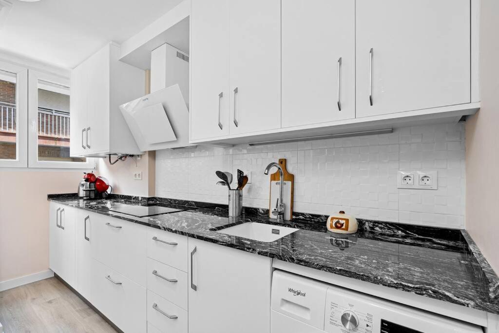 Piso En Calle Arabial 117 Junto A El Corte Ingles Apartamento Granada